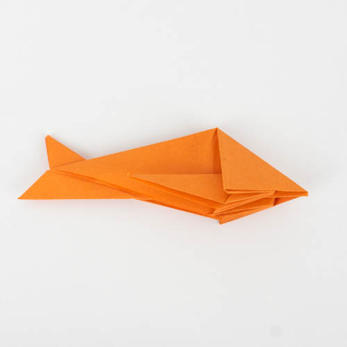 Einen Origami Raubfisch falten
